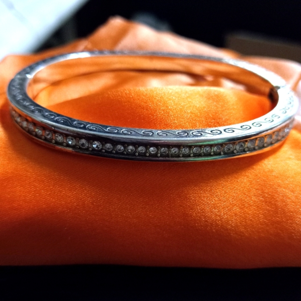BRIGHTON CRYSTAL DIAMOND OVAL BANGLE BRACELET SILVER PLATED DECORATIVE SWIRLS